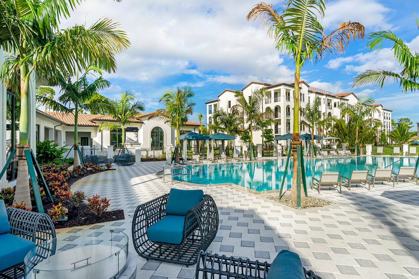 Lago: Luxury Apartments in Naples, FL Unique Amenities